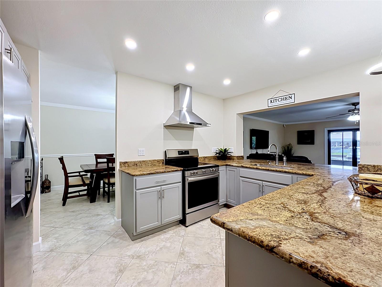 6517 Solitaire Palm Way Property Photo 16