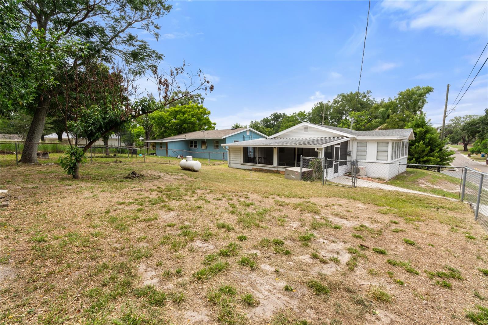 301 Weaver Ave Property Photo 14