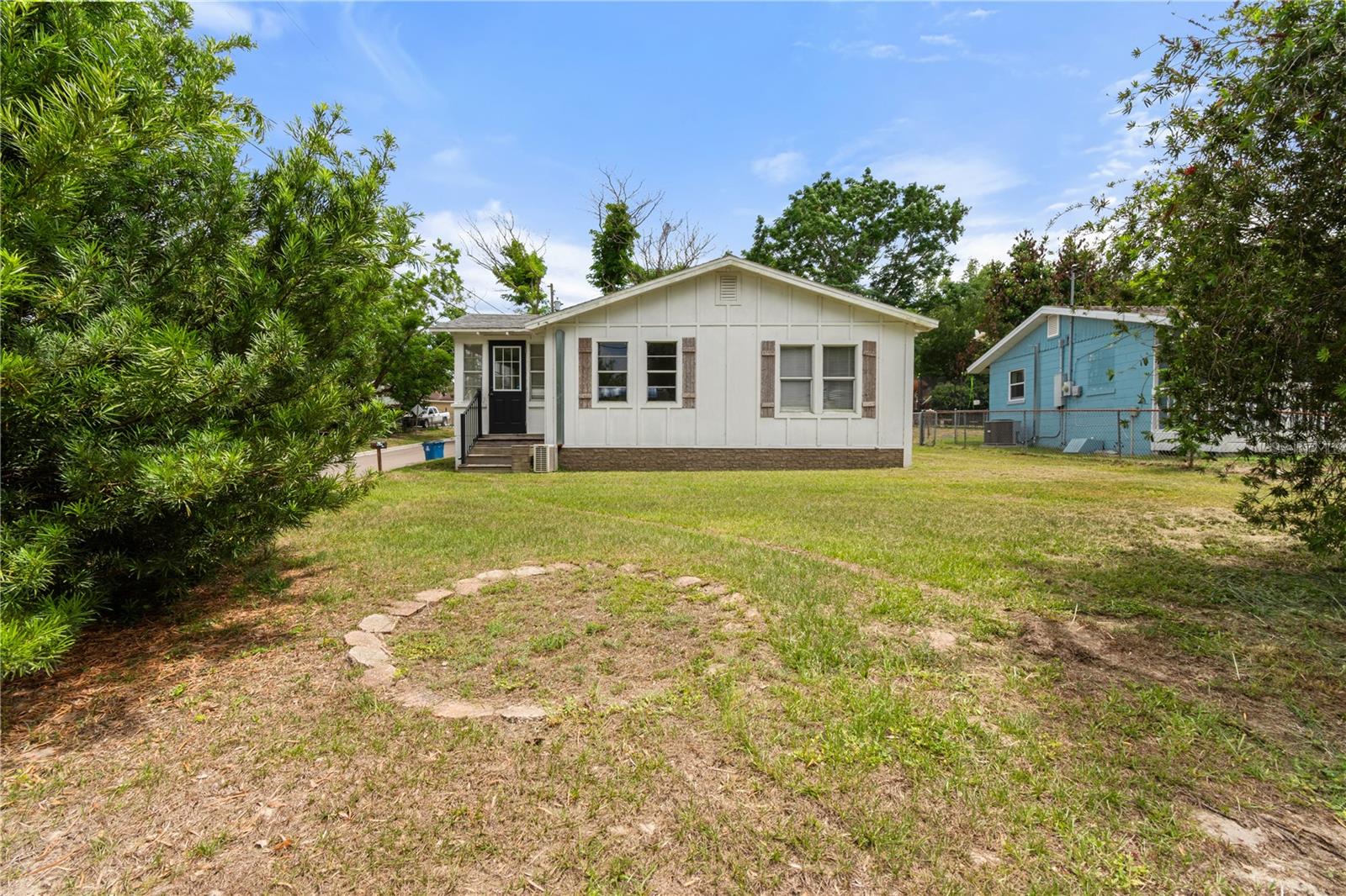 301 Weaver Ave Property Photo 16