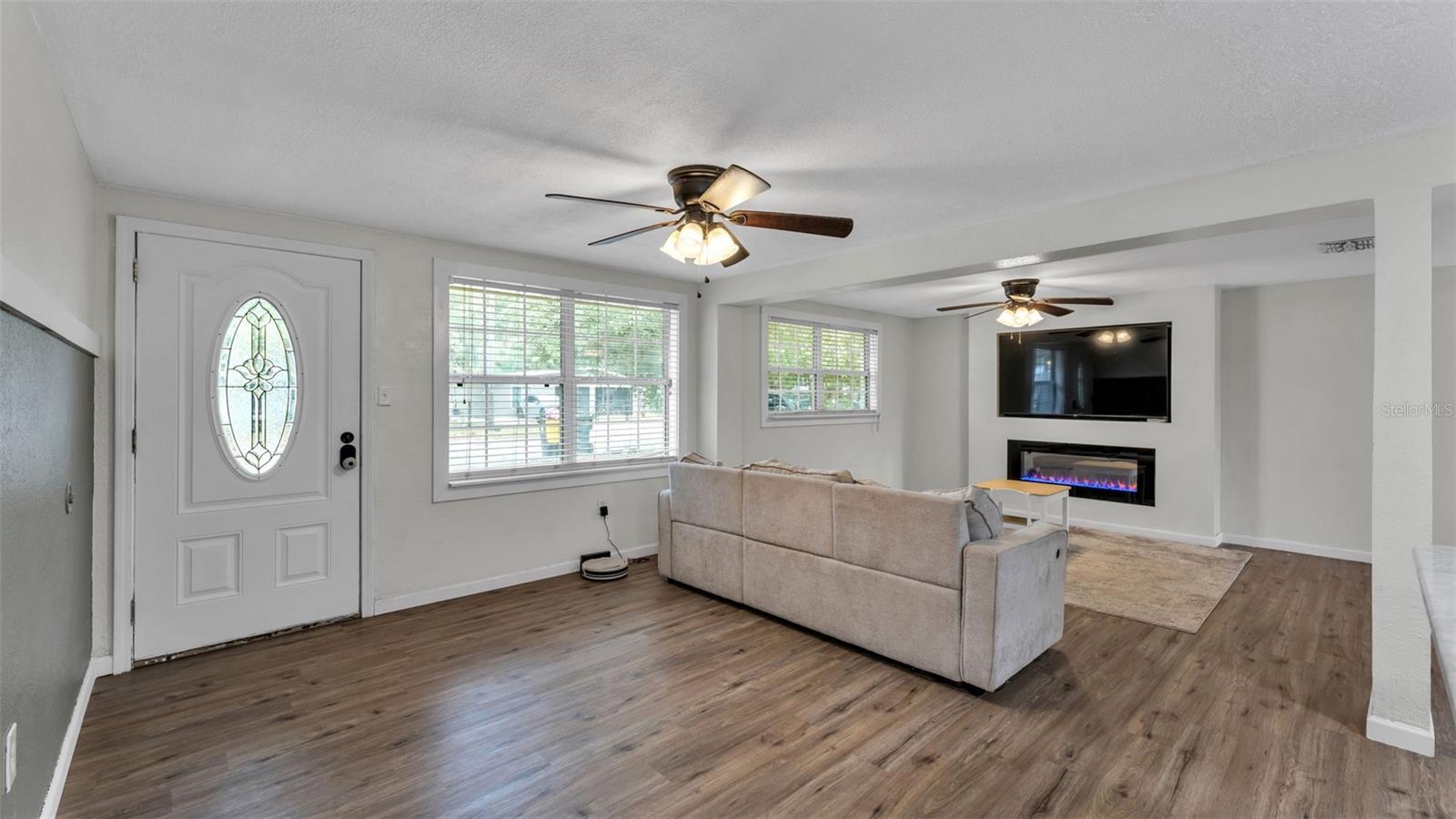 217 4th Jpv St Property Photo 2