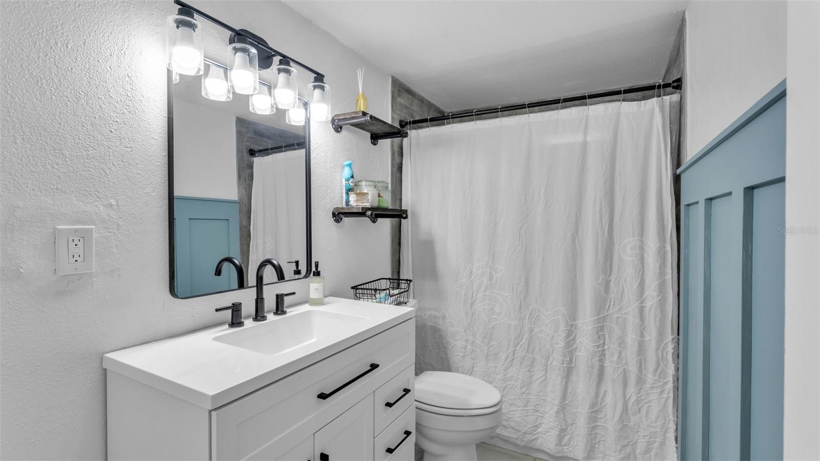 217 4th Jpv St Property Photo 5