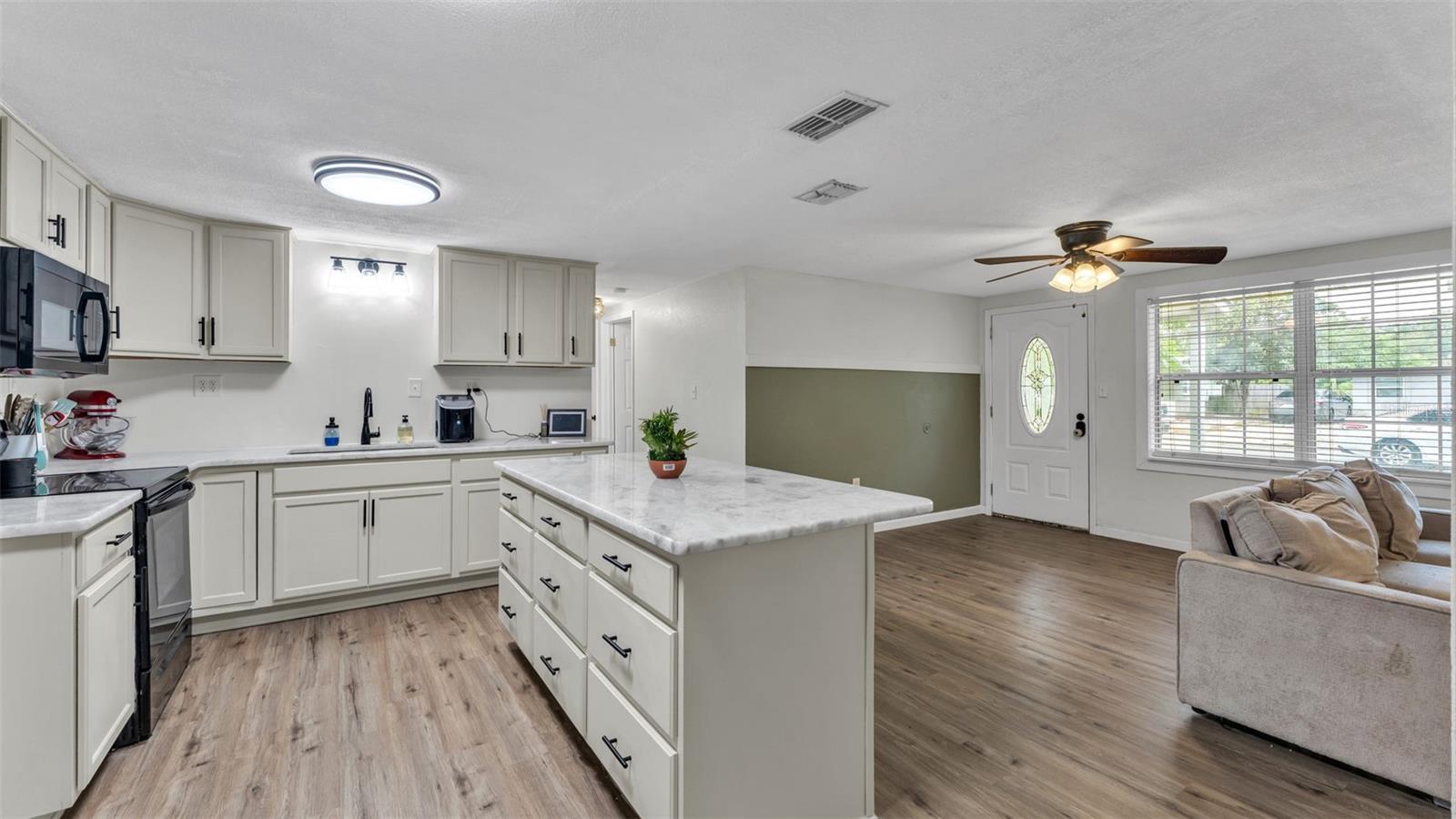 217 4th Jpv St Property Photo 14