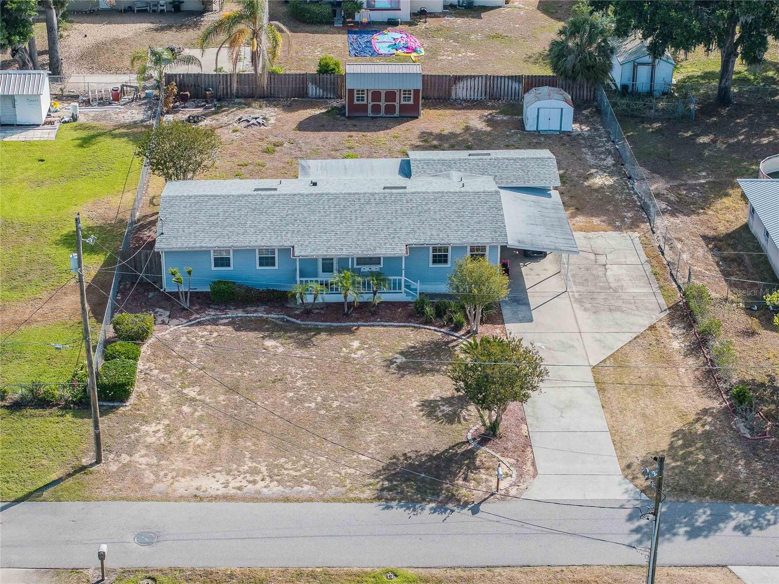 729 E LAKE AVE