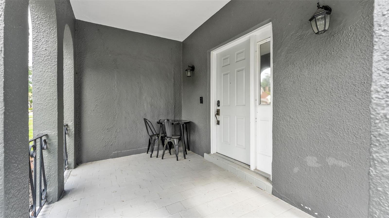 630 E Stanford St Property Photo 5