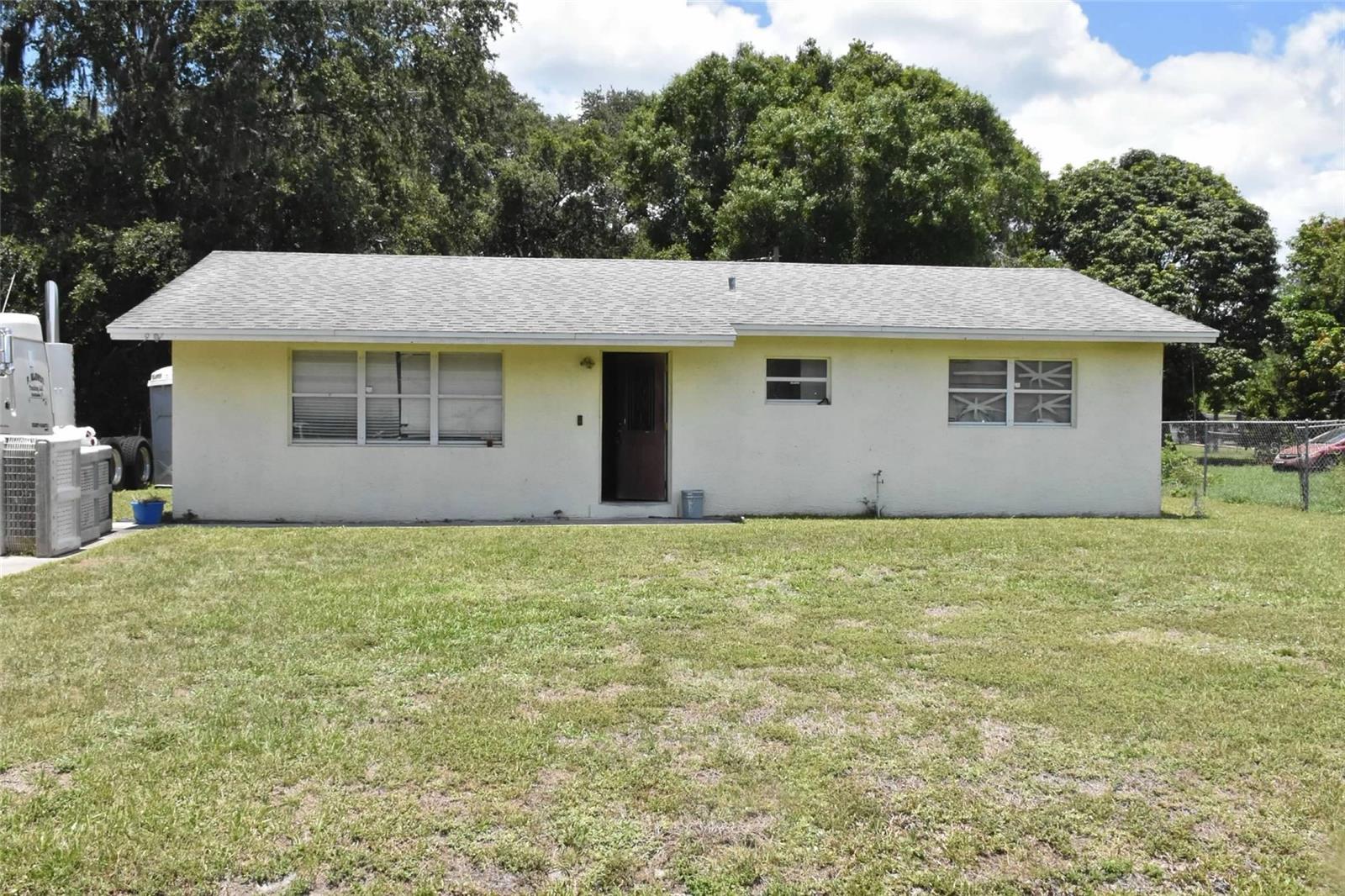 907 Pine St Property Photo 1