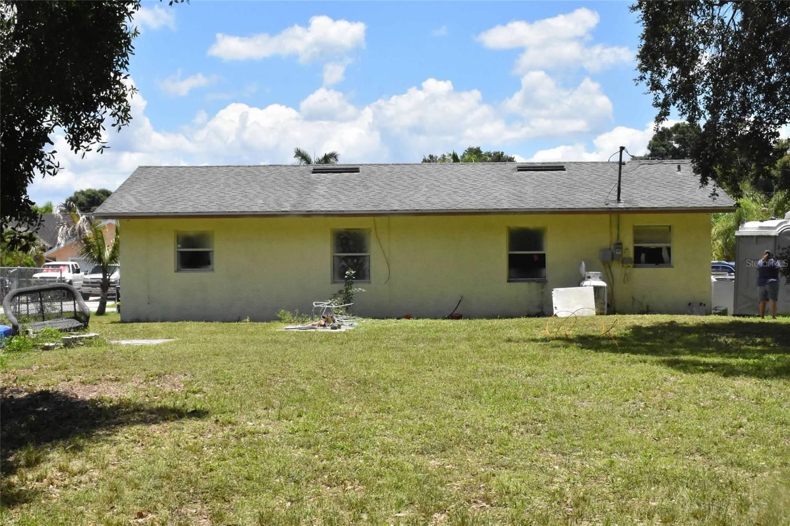 907 Pine St Property Photo 2