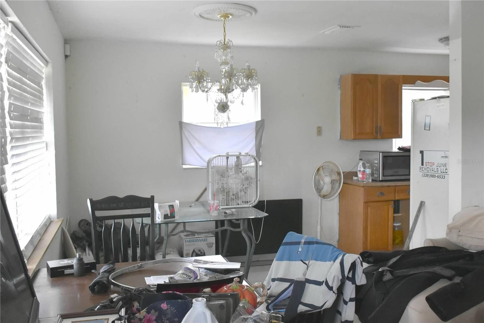 907 Pine St Property Photo 3