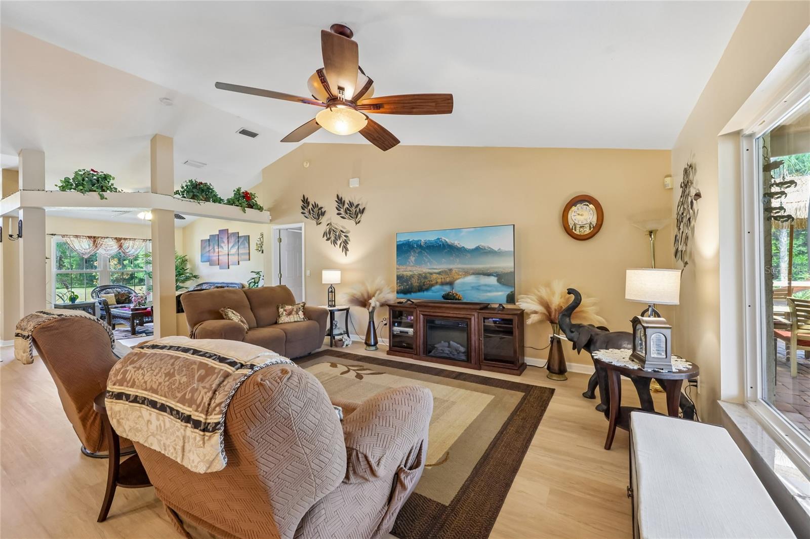 4880 Date Palm Property Photo 9