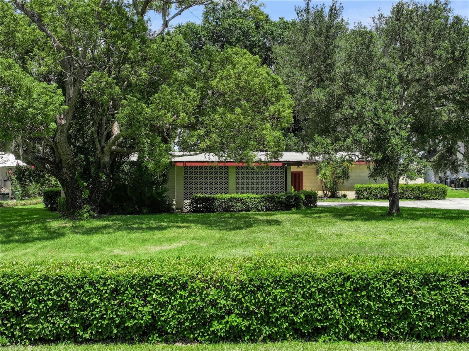 1210 W LAKE HAMILTON DR