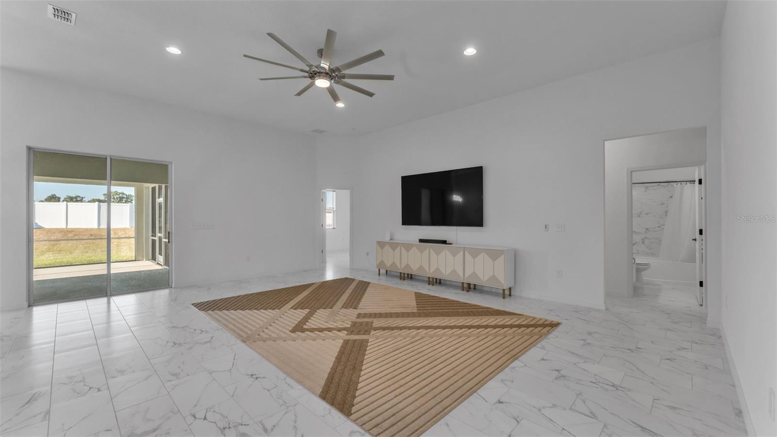 1029 Bergamot Dr Property Photo 4