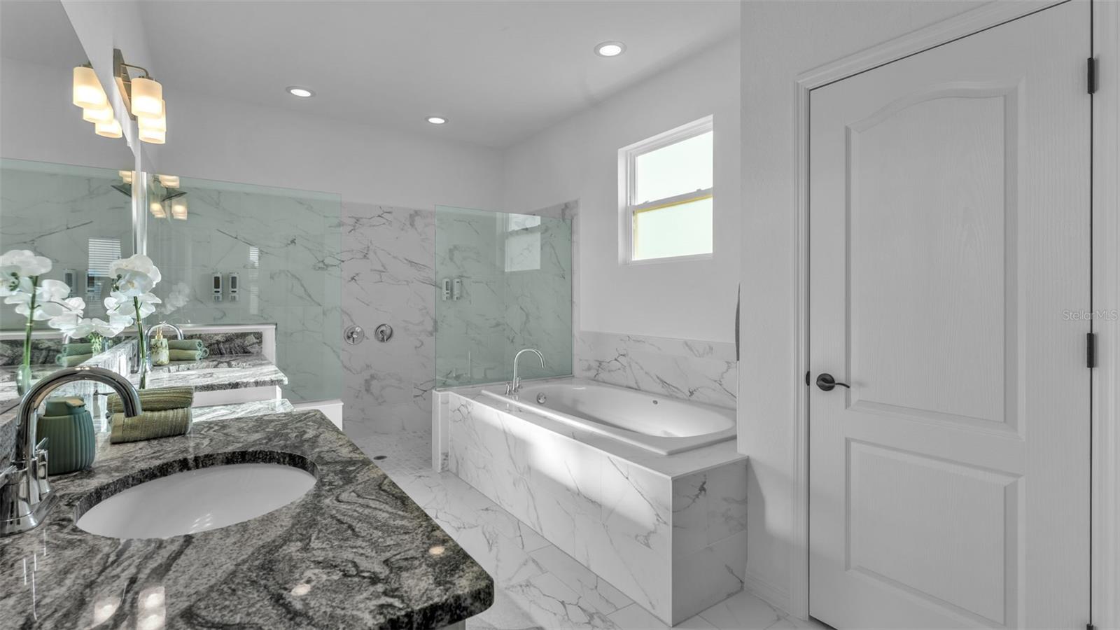 1029 Bergamot Dr Property Photo 12