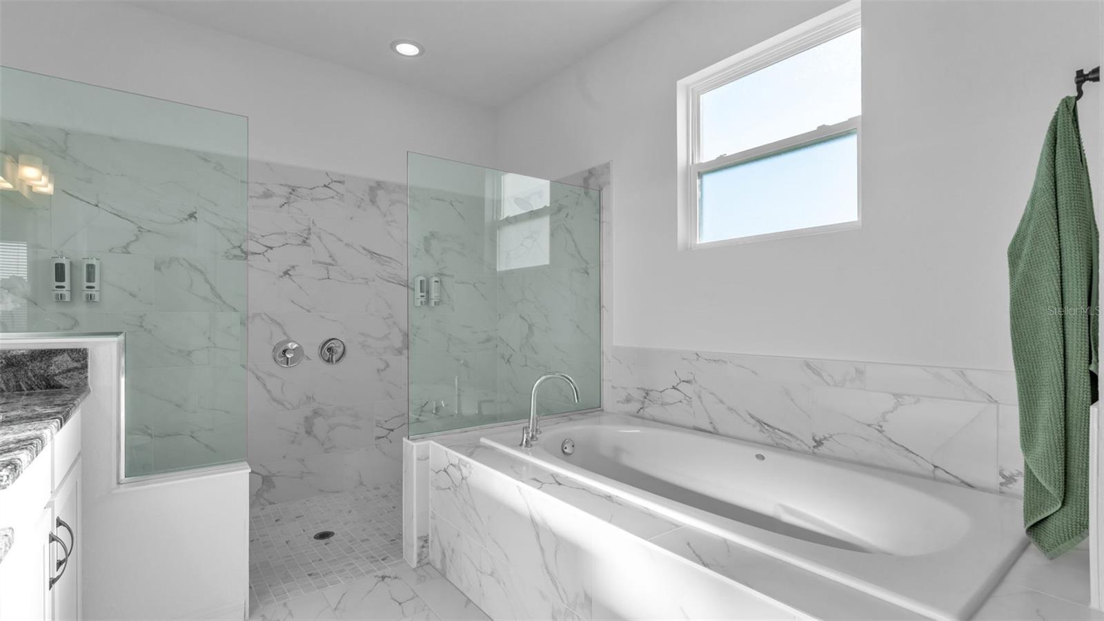 1029 Bergamot Dr Property Photo 25