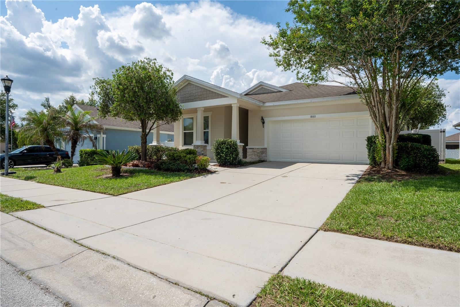 1860 Skyview Dr Property Photo 3