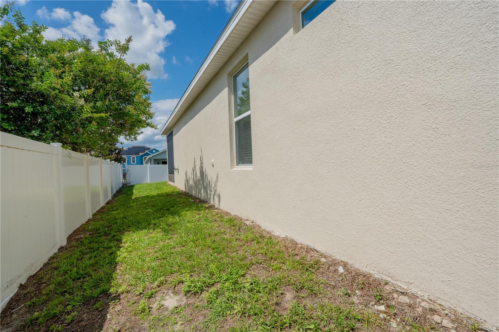 1860 Skyview Dr Property Photo 5