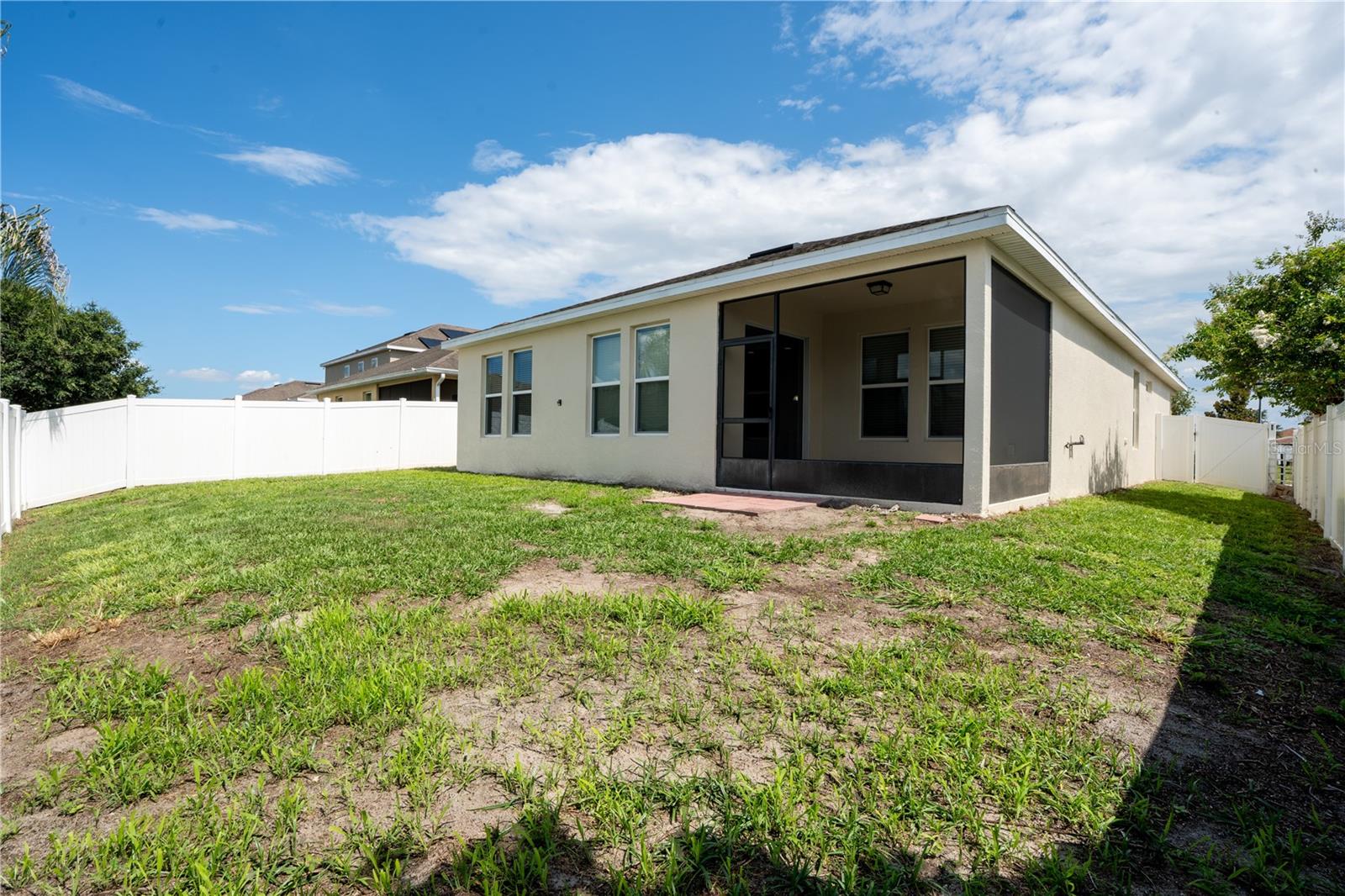1860 Skyview Dr Property Photo 6