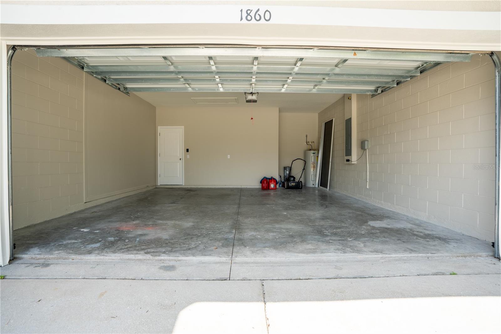 1860 Skyview Dr Property Photo 8