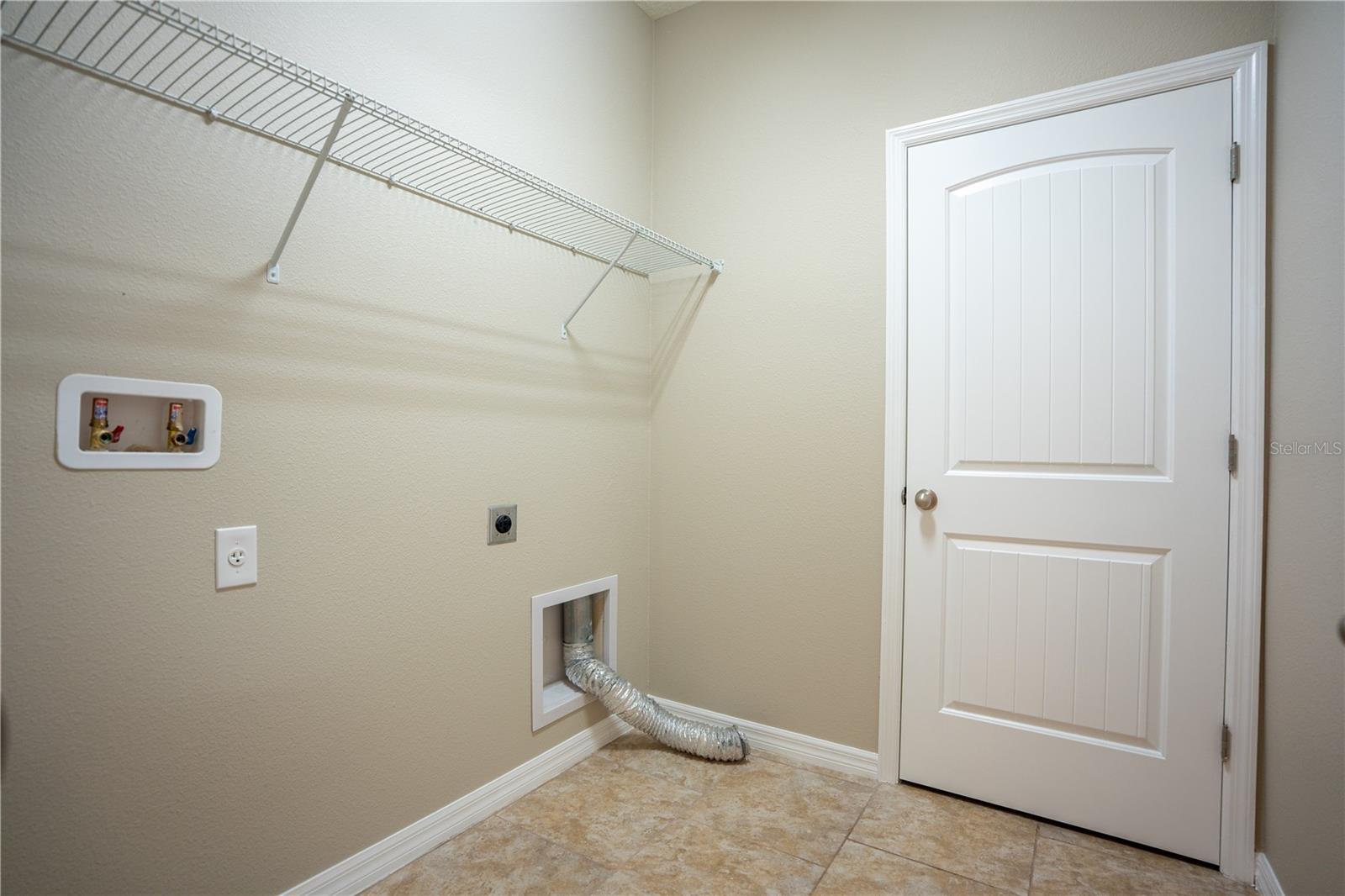 1860 Skyview Dr Property Photo 11