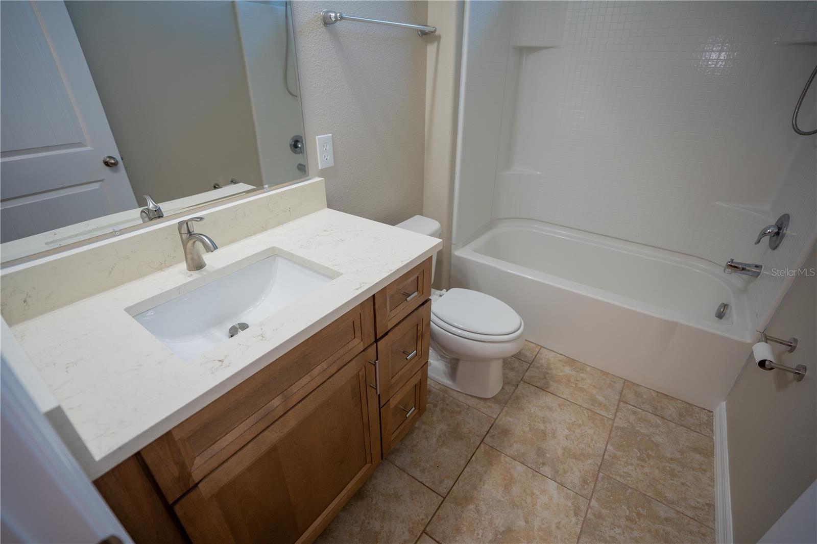 1860 Skyview Dr Property Photo 20