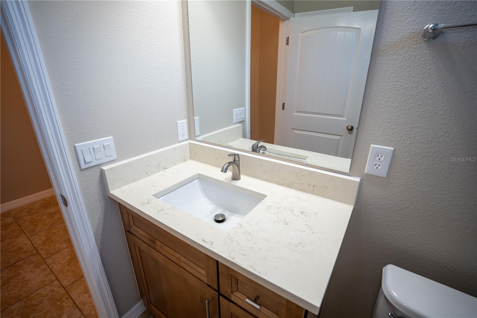 1860 Skyview Dr Property Photo 22