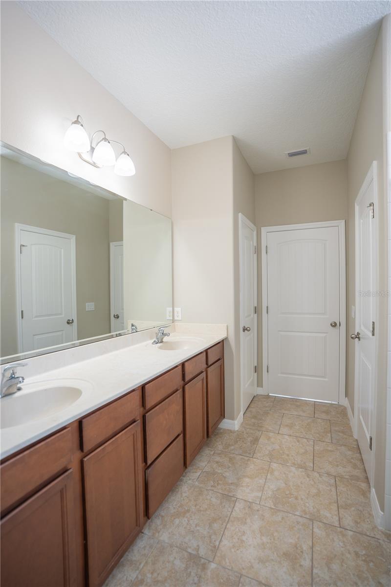 1860 Skyview Dr Property Photo 38