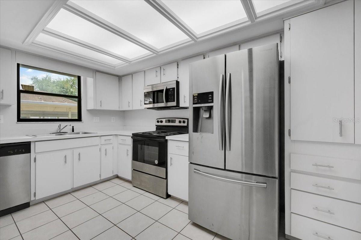 2025 Sylvester Rd #mm4 Property Photo 3