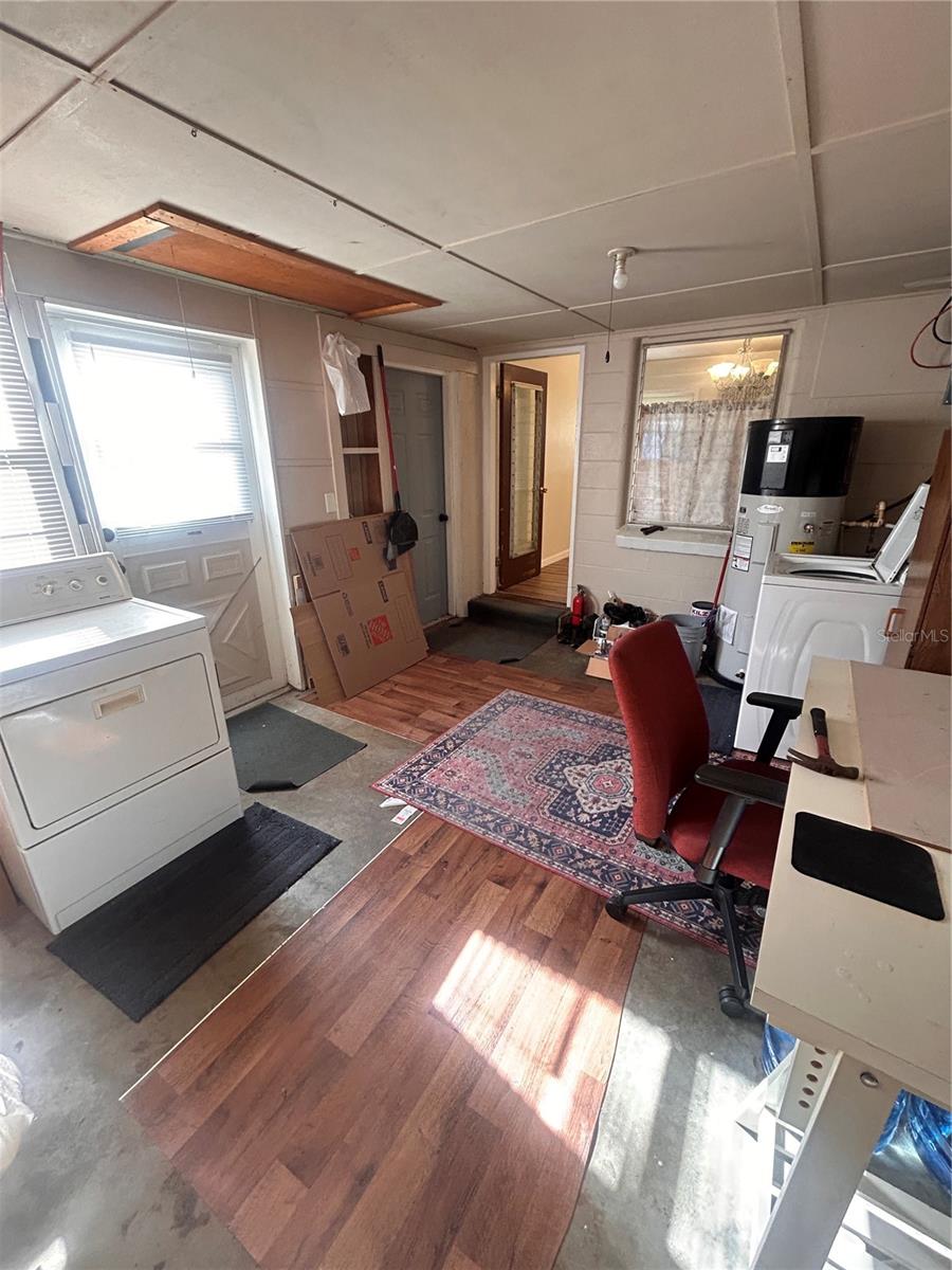 2009 Poe St Property Photo 28