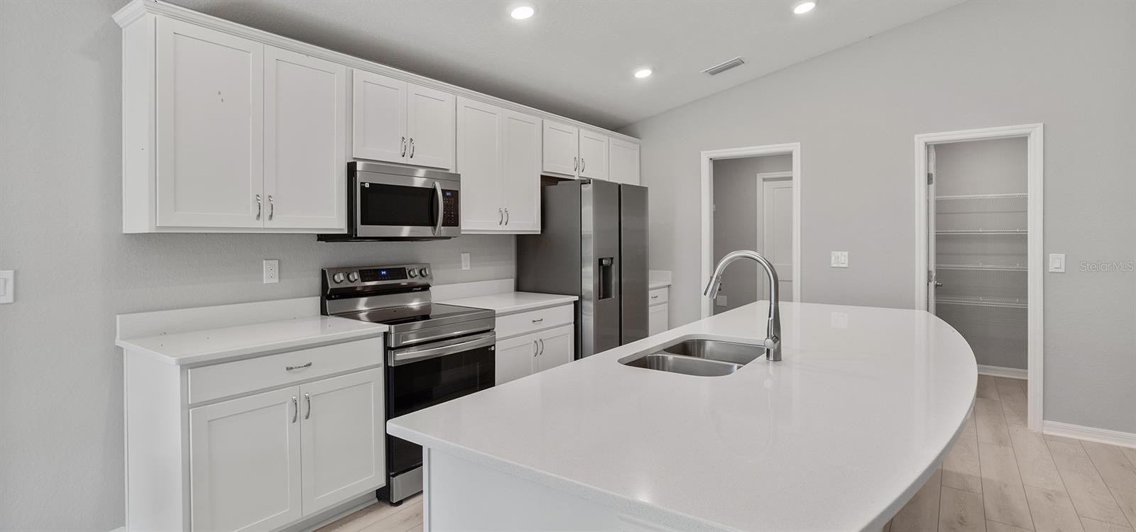 7027 161st Ter E Property Photo 6