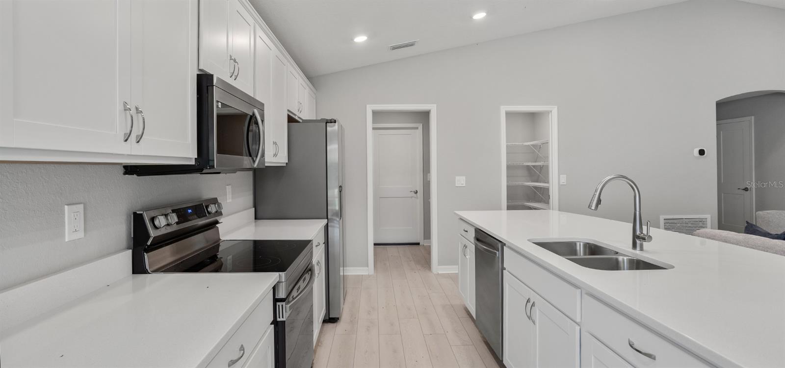 7027 161st Ter E Property Photo 8