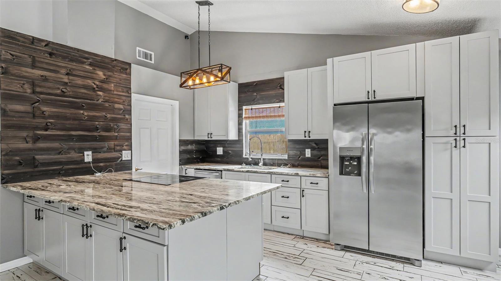 3312 Queens Cove Loop Property Photo 12