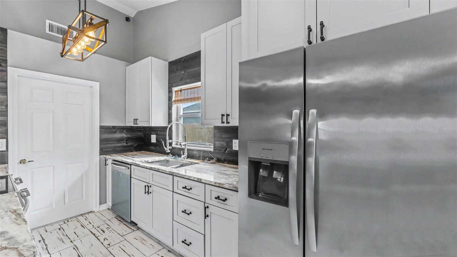 3312 Queens Cove Loop Property Photo 15