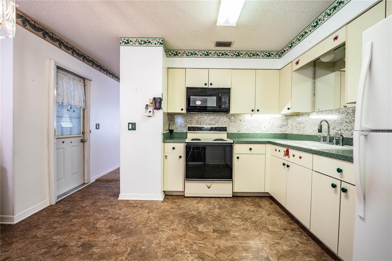 4235 Cerimen St Property Photo 7