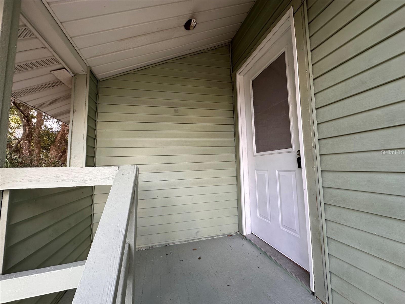 1025 E Main St Property Photo 2