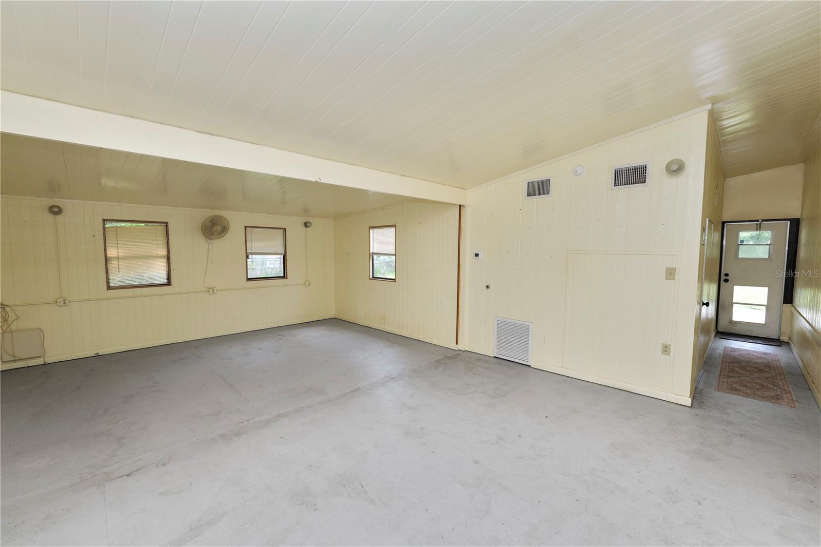 L4962730 Property Photo 3