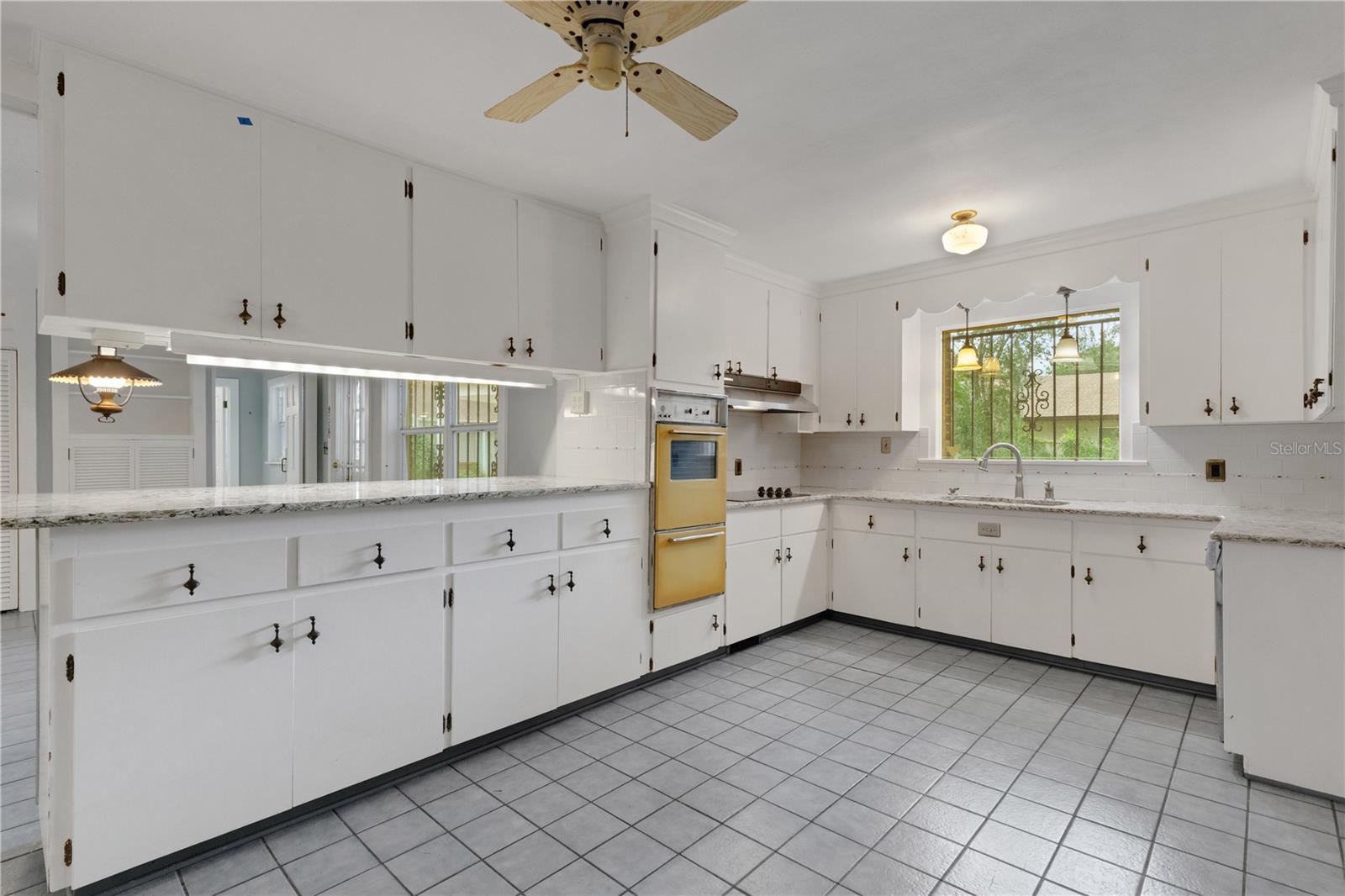 820 S Oak Ave Property Photo 10
