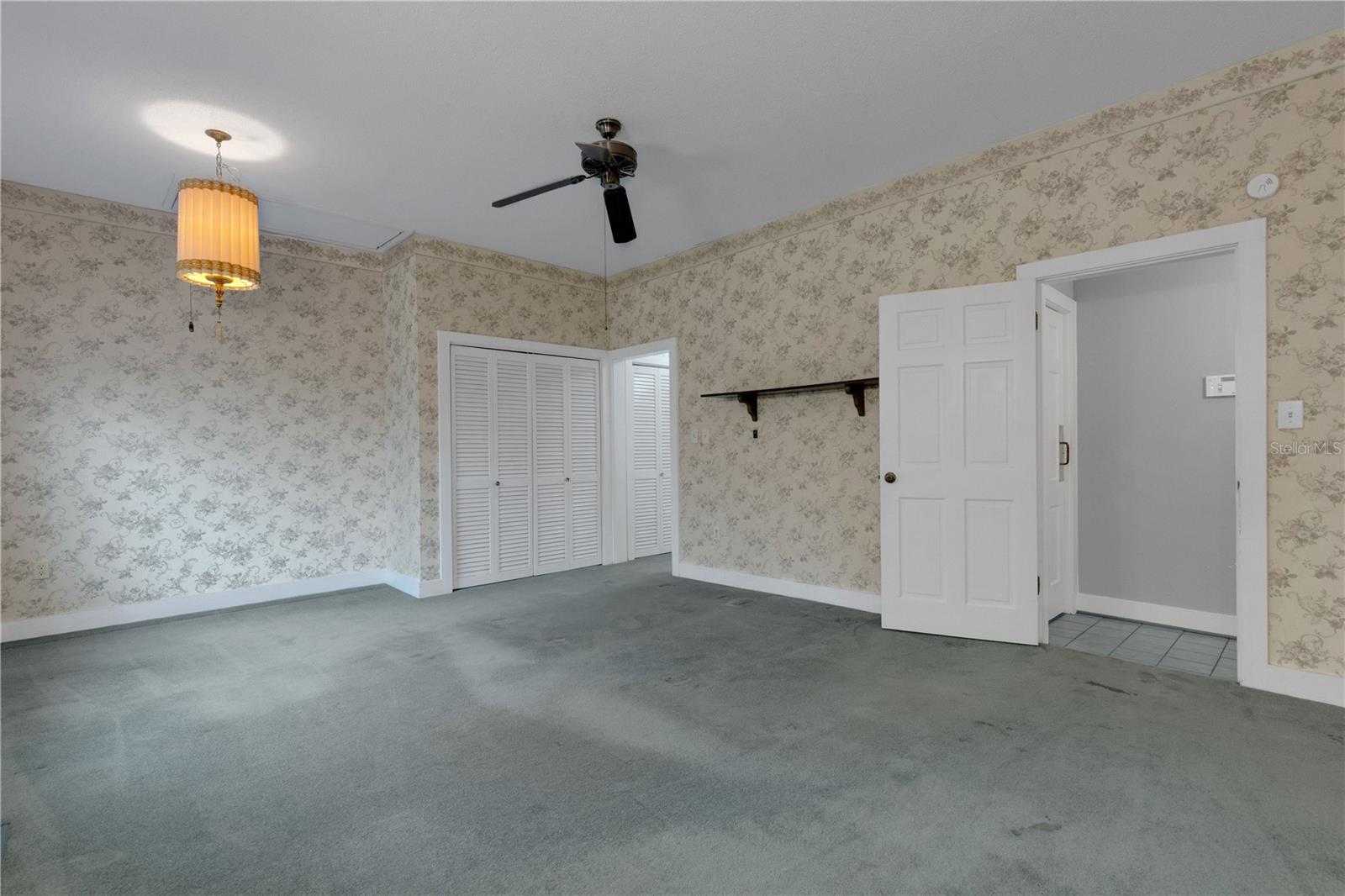 820 S Oak Ave Property Photo 18