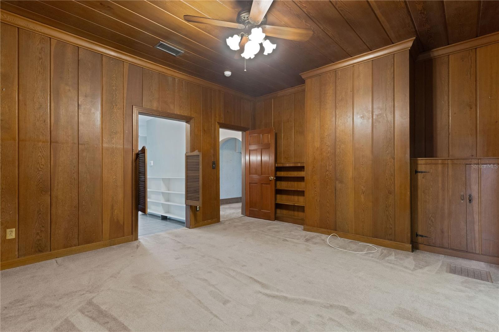 820 S Oak Ave Property Photo 21