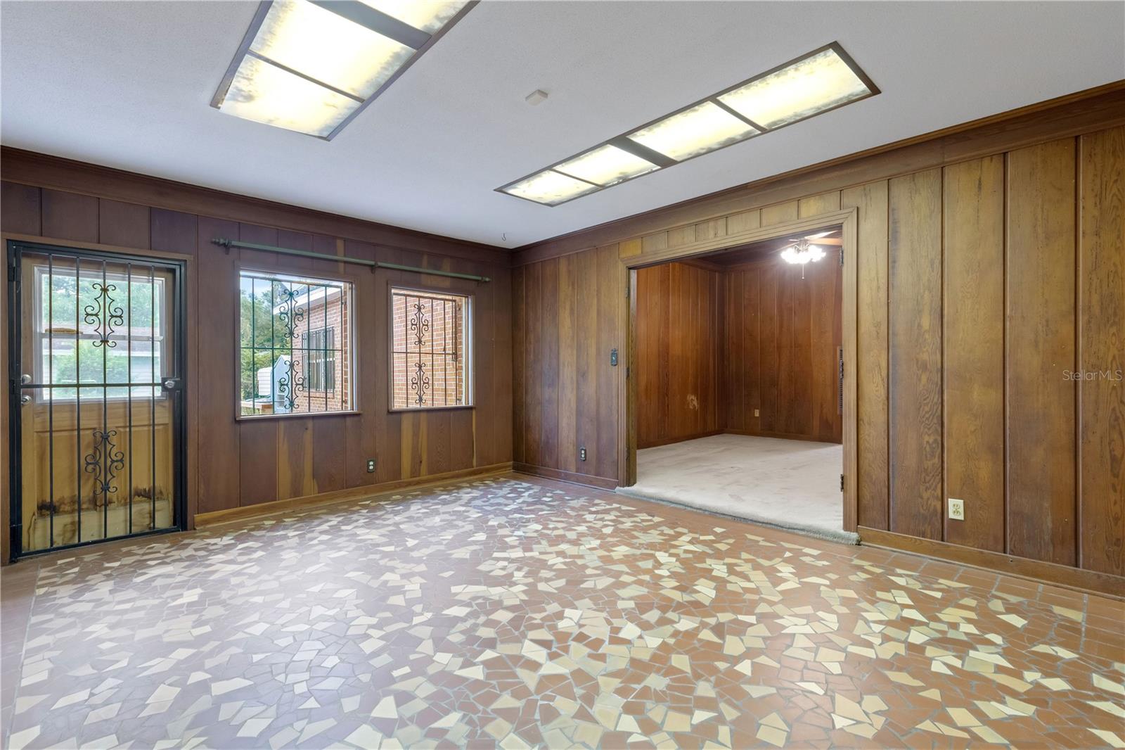 820 S Oak Ave Property Photo 22
