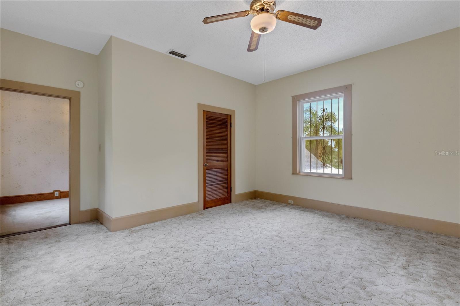 820 S Oak Ave Property Photo 31