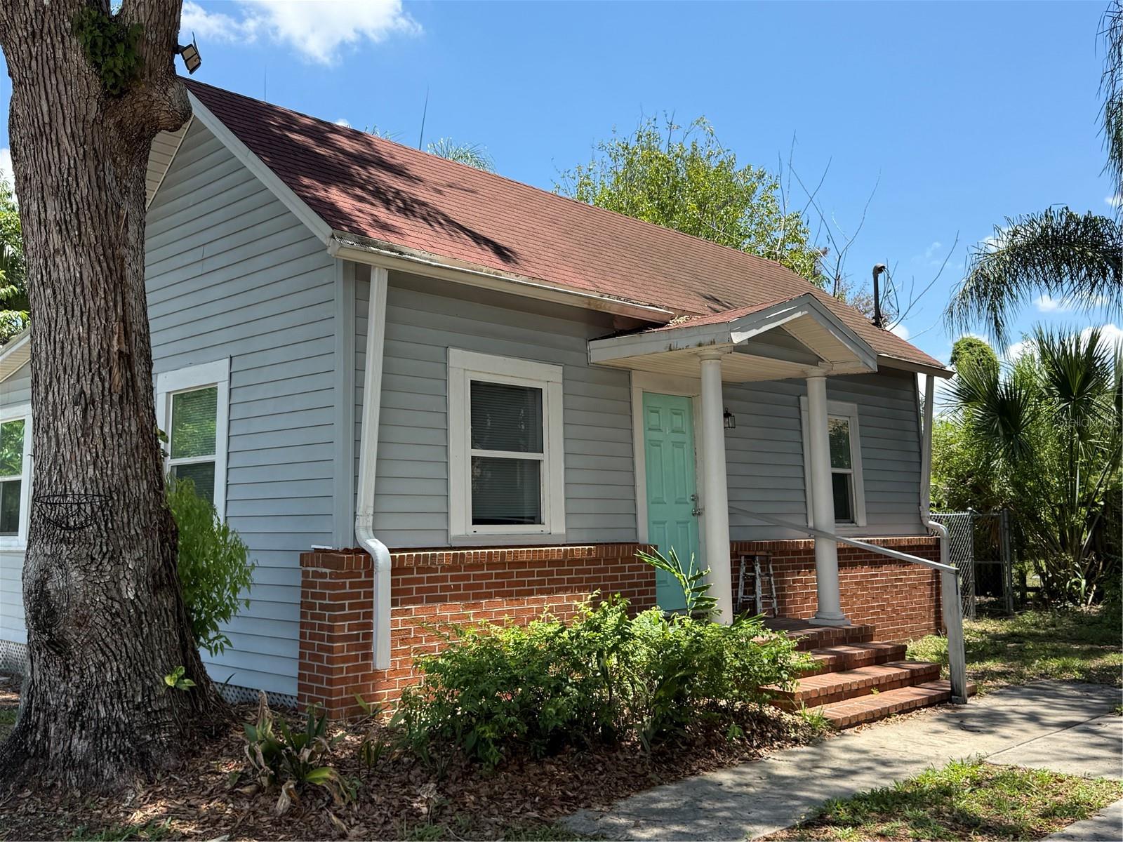 820 S Oak Ave Property Photo 33