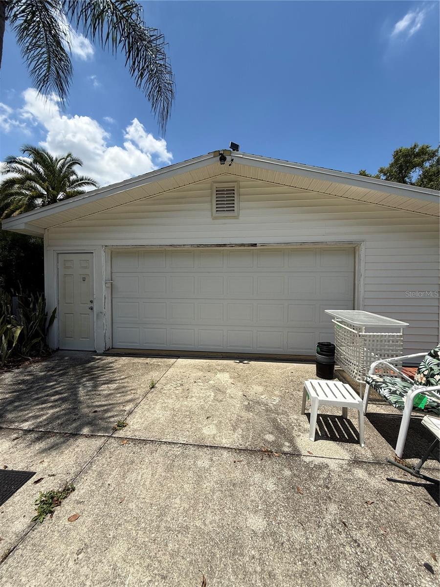 820 S Oak Ave Property Photo 34