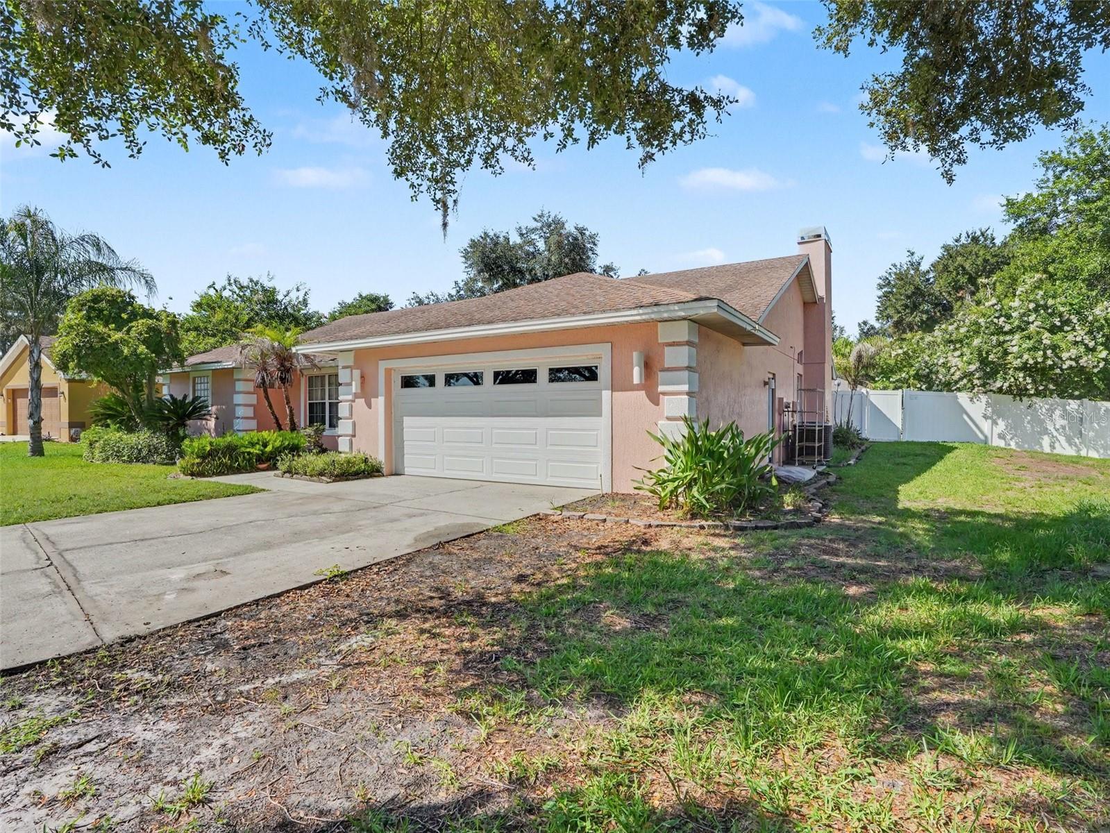 2124 Velvet Way Property Photo 3