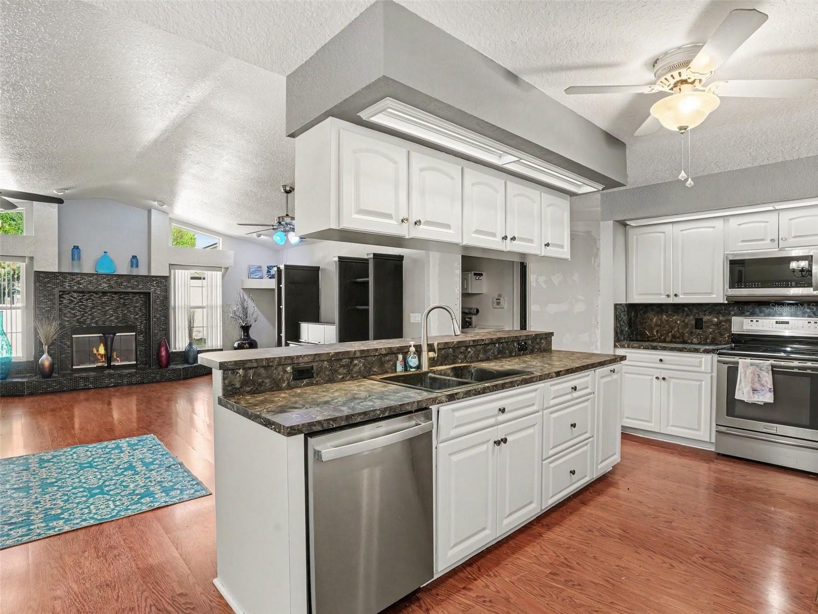 2124 Velvet Way Property Photo 9