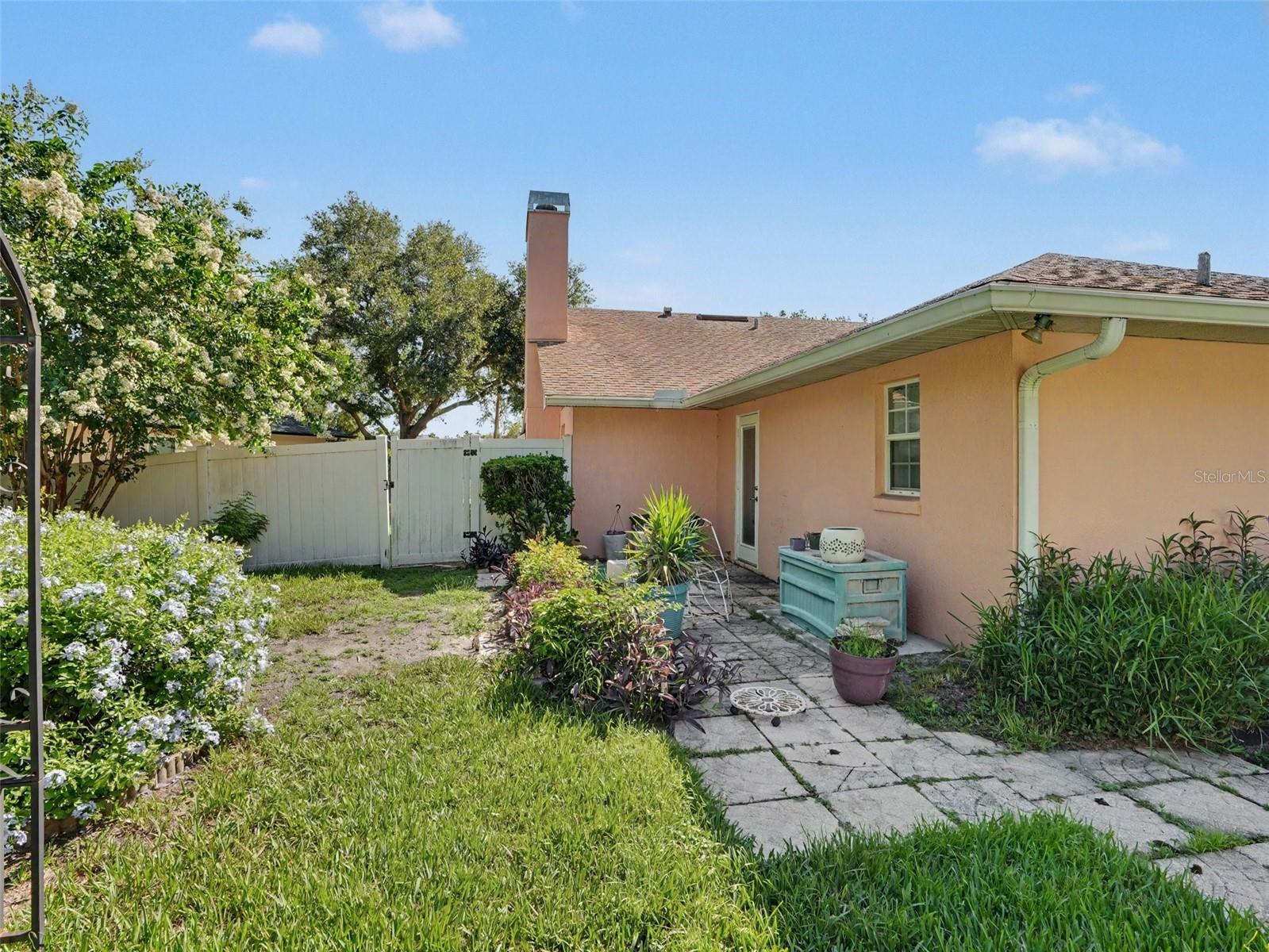 2124 Velvet Way Property Photo 26