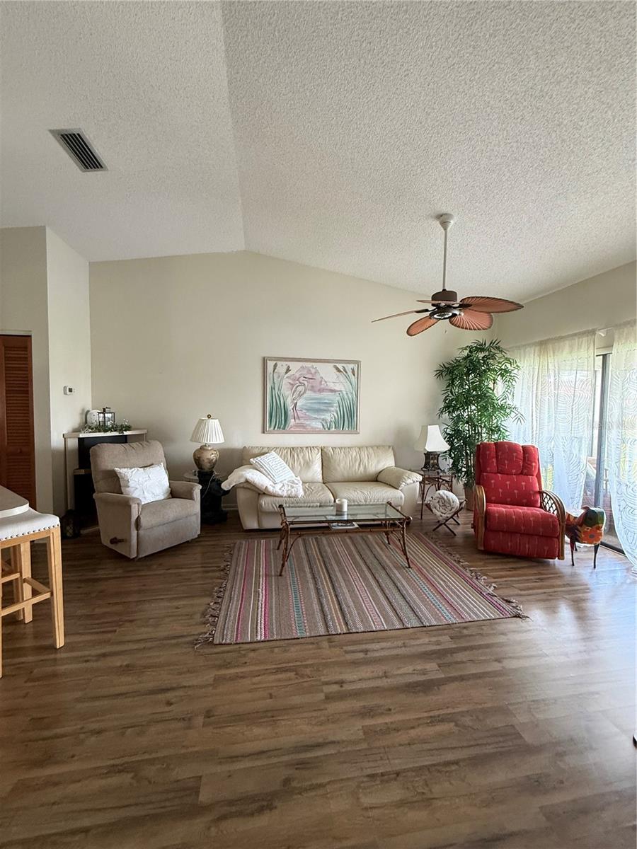 5435 Casablanca Cir #m22 Property Photo 6