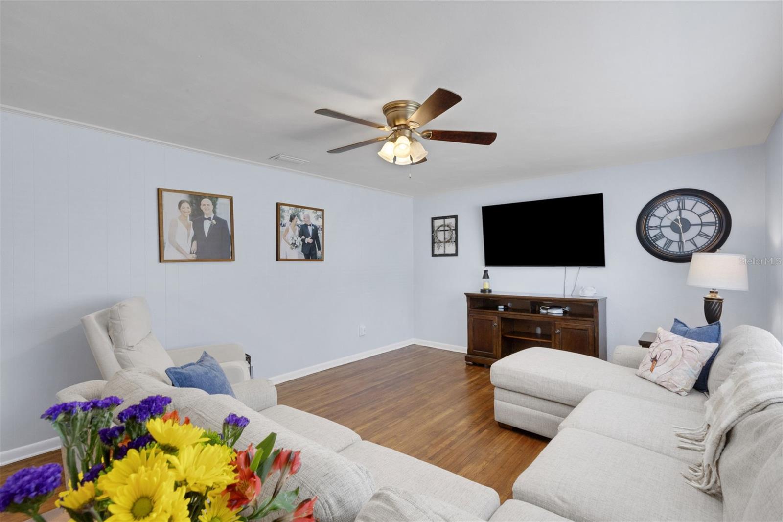 2620 Martin Ave Property Photo 4