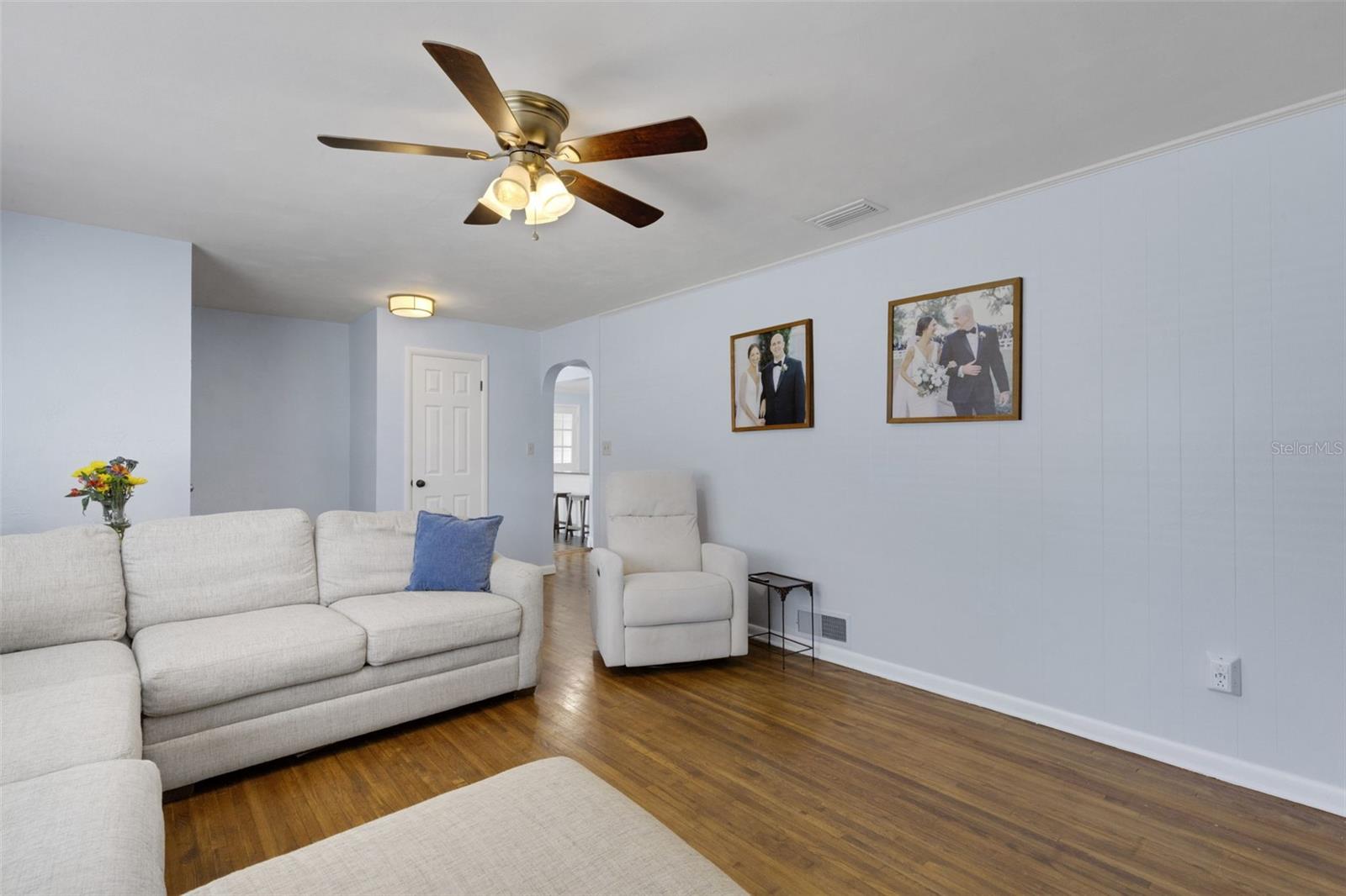 2620 Martin Ave Property Photo 5