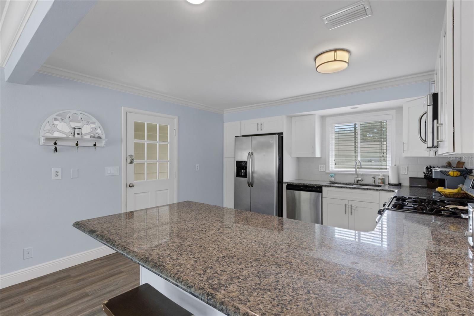 2620 Martin Ave Property Photo 14