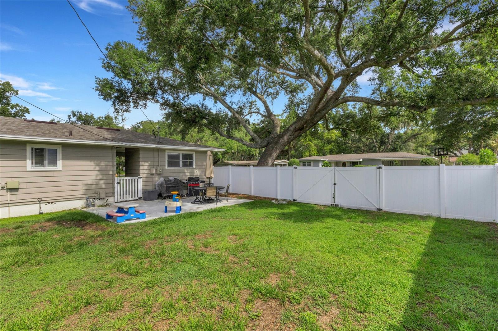 2620 Martin Ave Property Photo 36