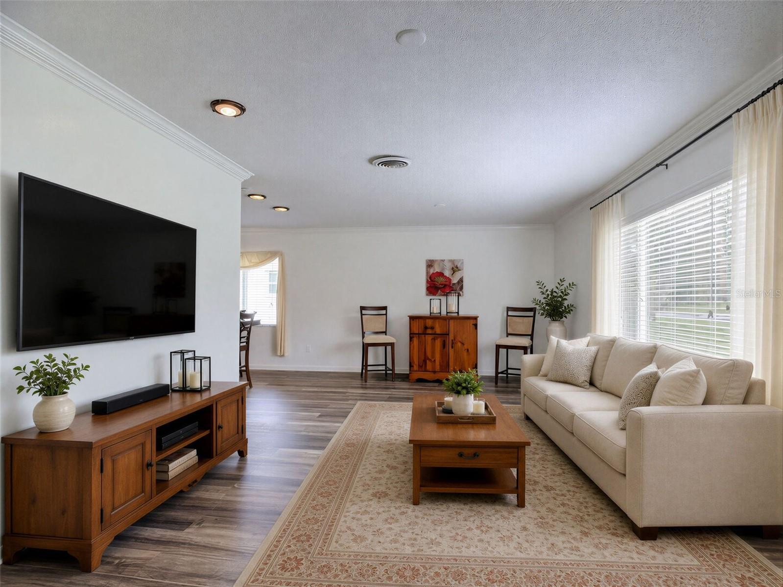 1231 Newport Ave Property Photo 12
