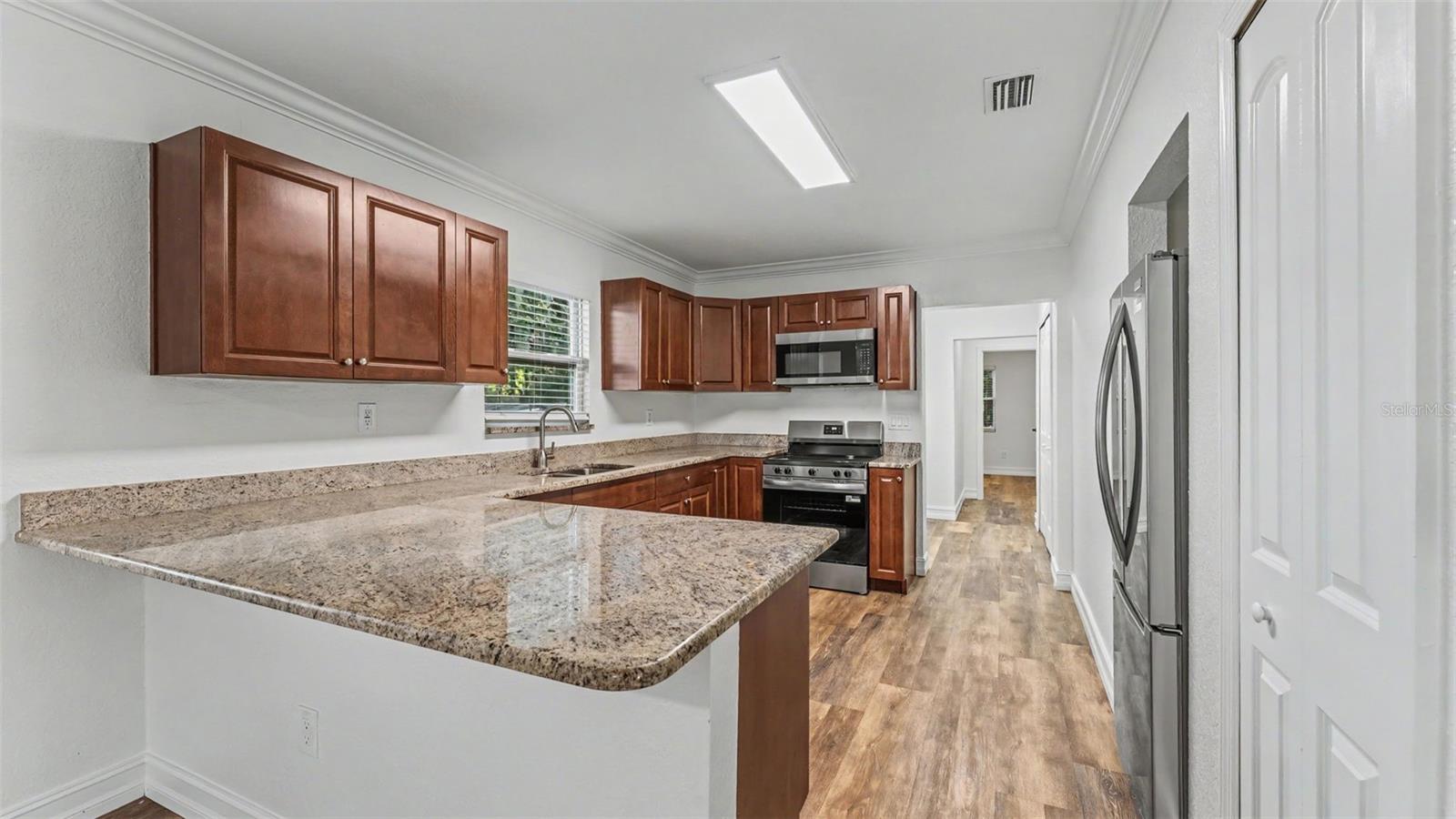 1821 W Chase St Property Photo 9